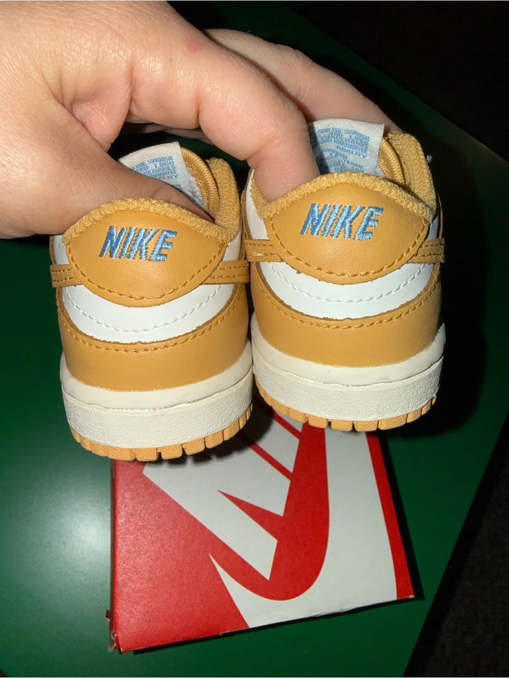 Nike dunks honeycomb 5c